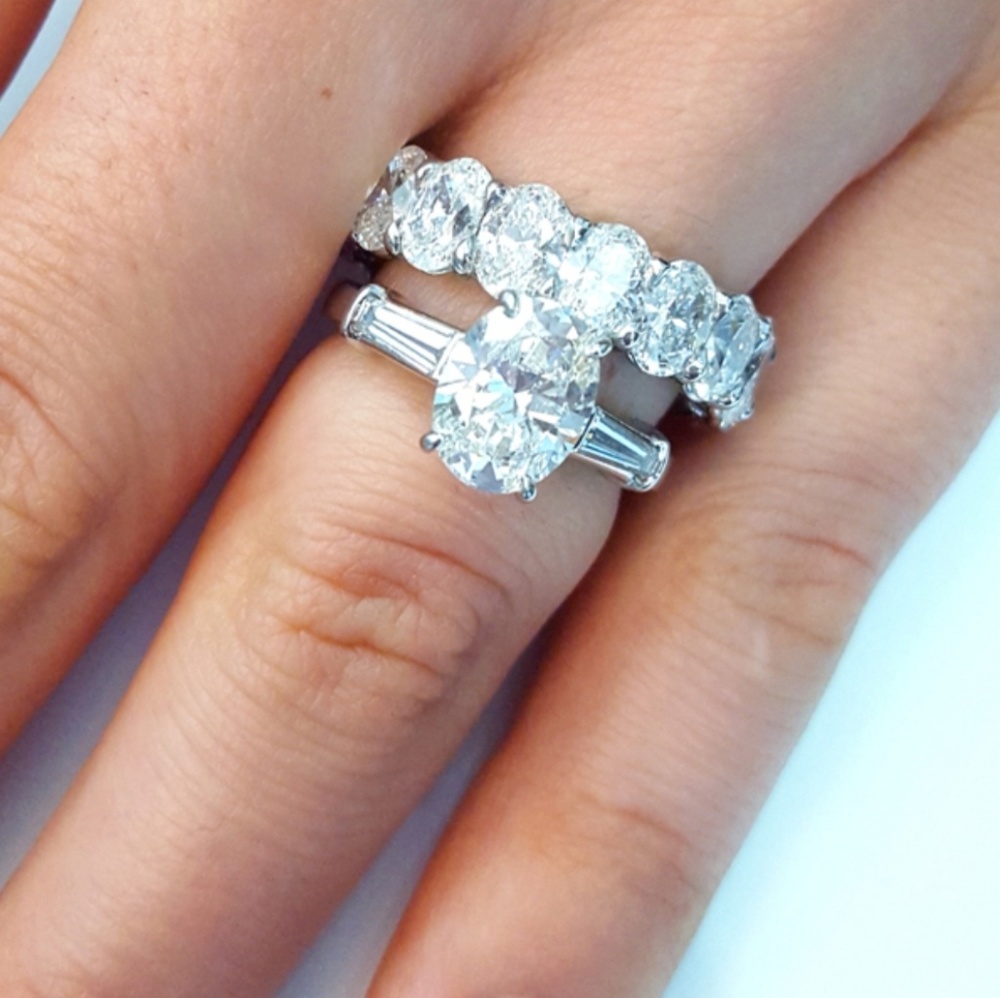 18k Oval Swarovski eternity band rings - Picture 6 of 11